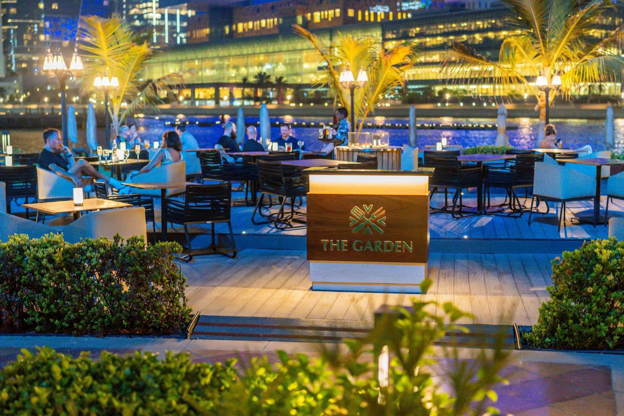 Beach Rotana - Abu Dhabi Bagian luar foto The Garden