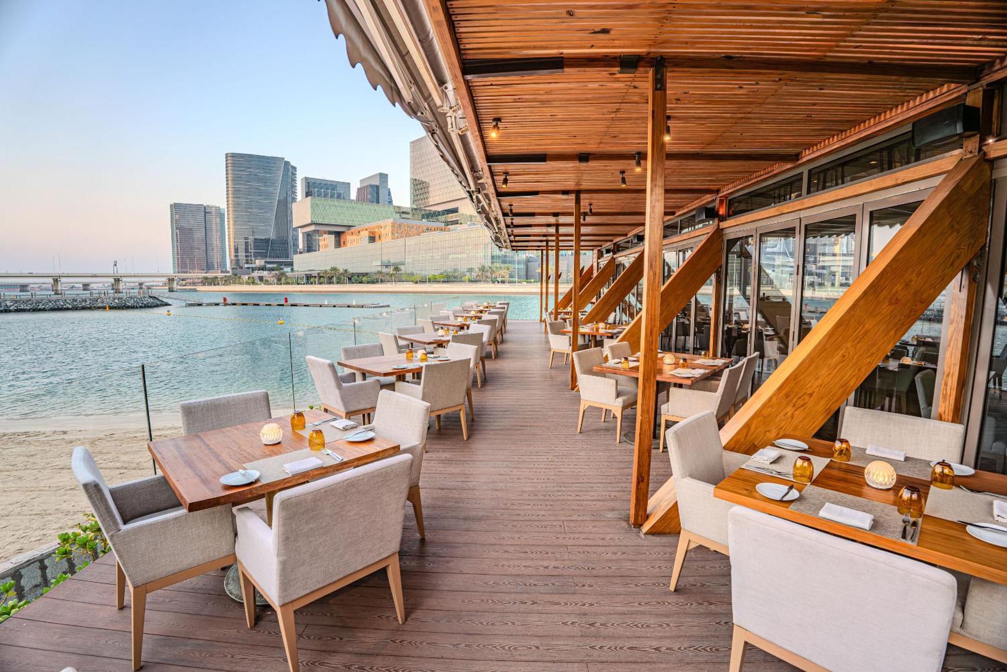Beach Rotana - Abu Dhabi Bagian luar foto The Beach