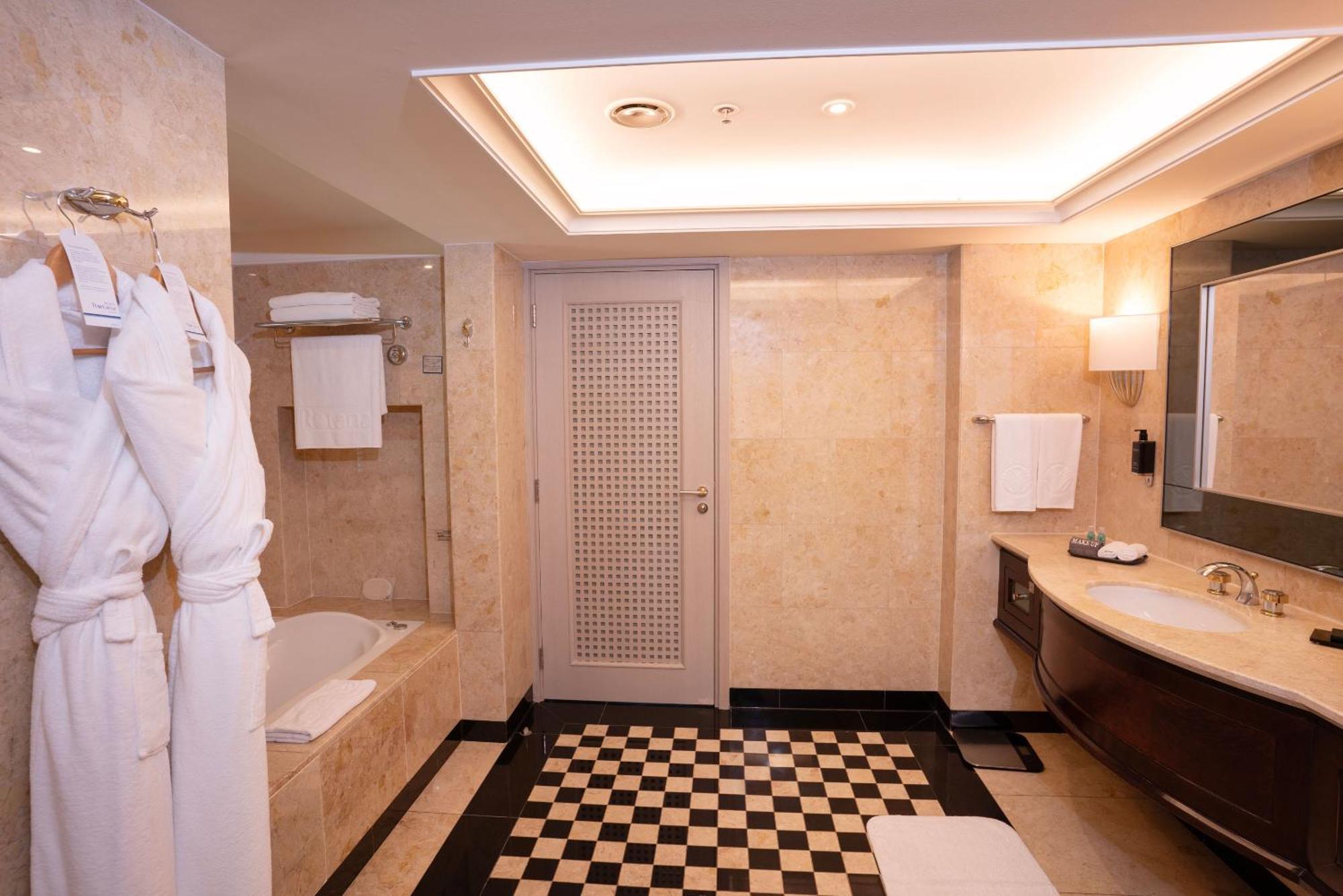 Beach Rotana - Abu Dhabi Ruang foto Bathroom