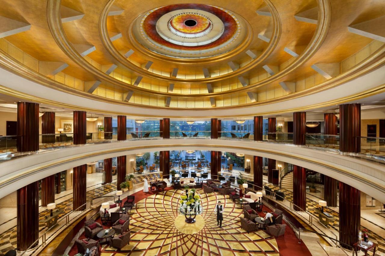 Beach Rotana - Abu Dhabi Bagian luar foto The lobby of the hotel