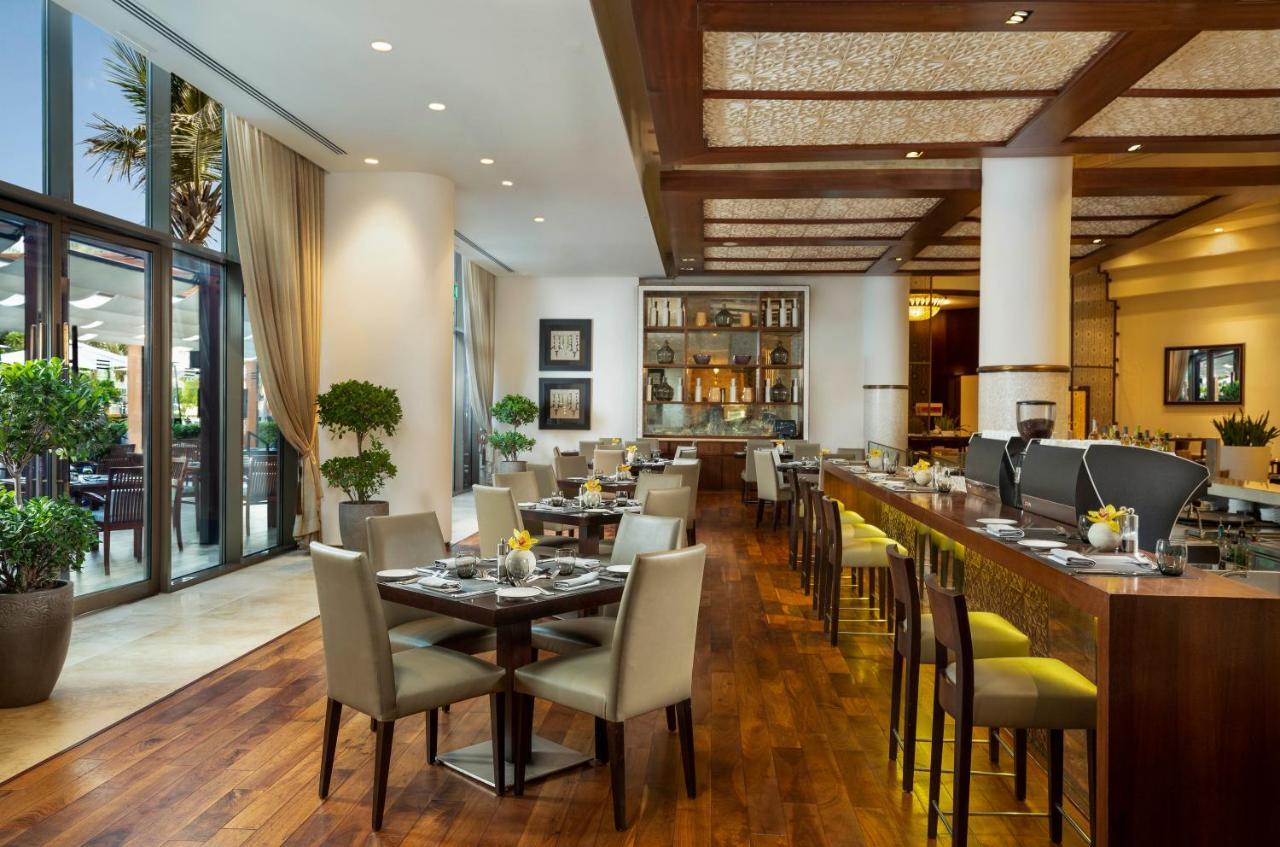 Beach Rotana - Abu Dhabi Bagian luar foto The restaurant